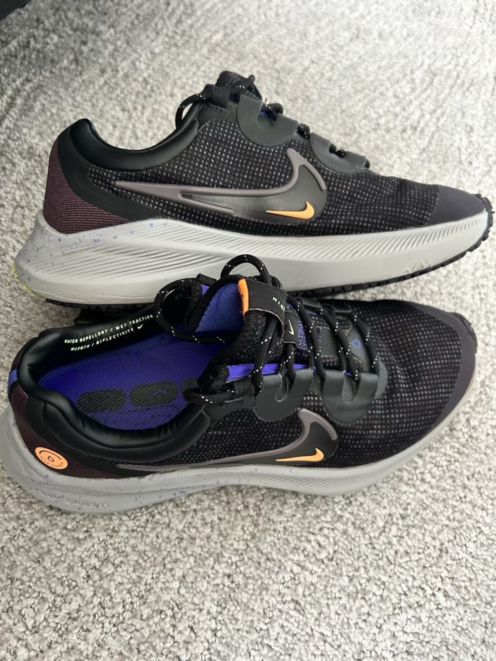 Nike Woman’s Shield Zoom Windflo 8 size 7
